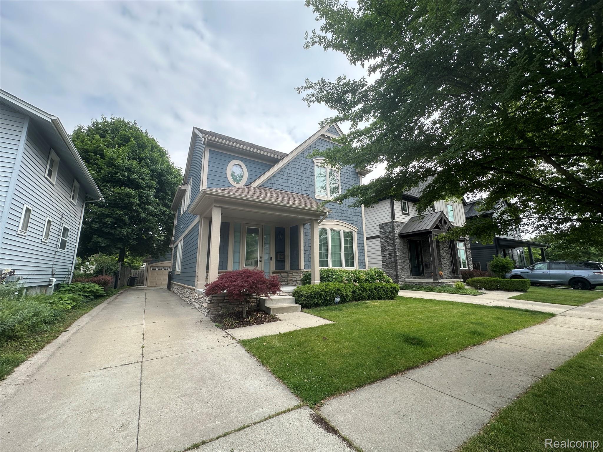 1555 Ruffner Avenue Birmingham, MI 48009 - Photo 42 of 48 Driveway