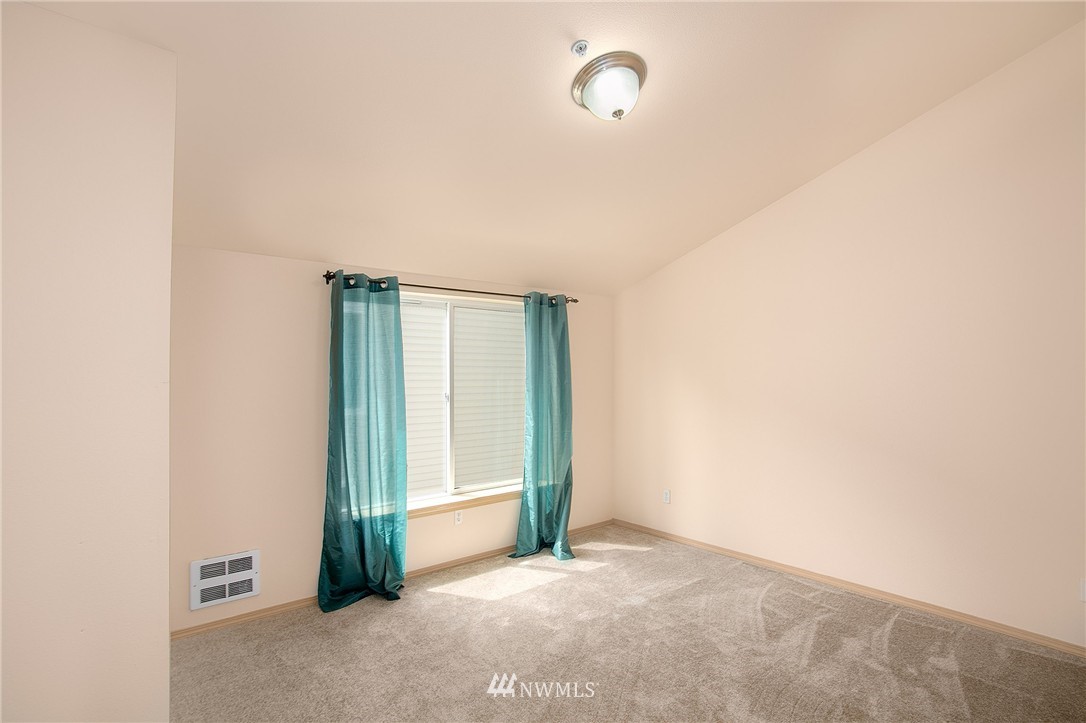 2418 Southwest Holden Street, Unit B Seattle, WA 98106 - Photo 11 of 15