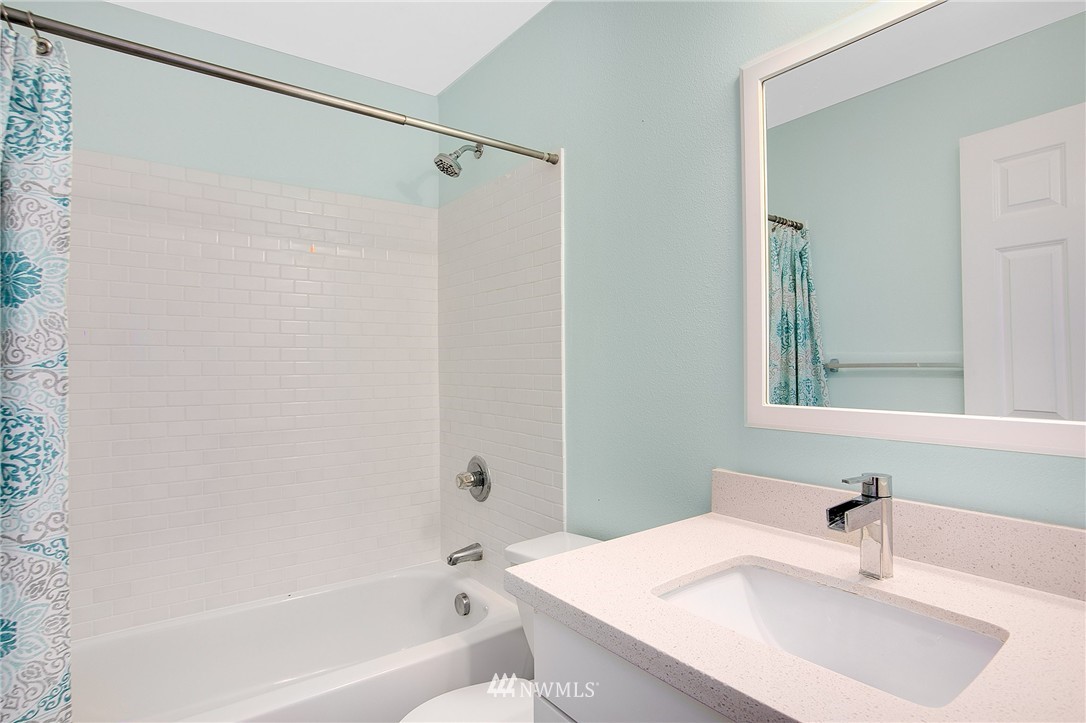 2418 Southwest Holden Street, Unit B Seattle, WA 98106 - Photo 12 of 15