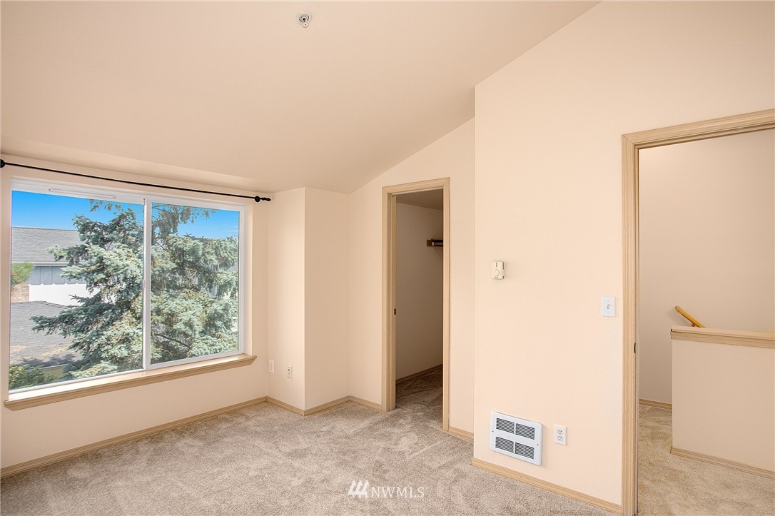 2418 Southwest Holden Street, Unit B Seattle, WA 98106 - Photo 8 of 15