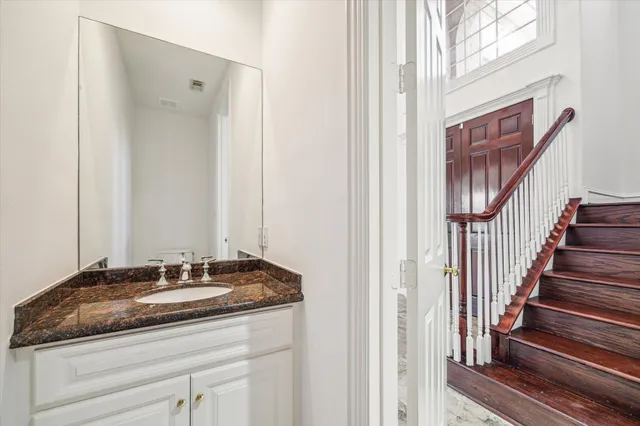 $975,000 | 4505 Mimosa Drive, Bellaire, TX 77401