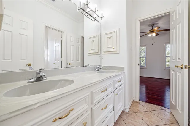 $975,000 | 4505 Mimosa Drive, Bellaire, TX 77401