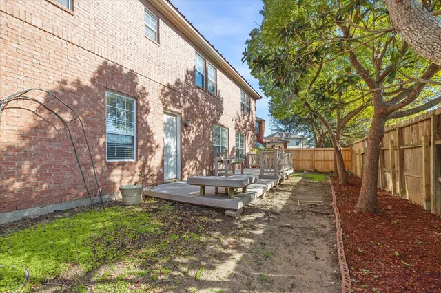 $975,000 | 4505 Mimosa Drive, Bellaire, TX 77401