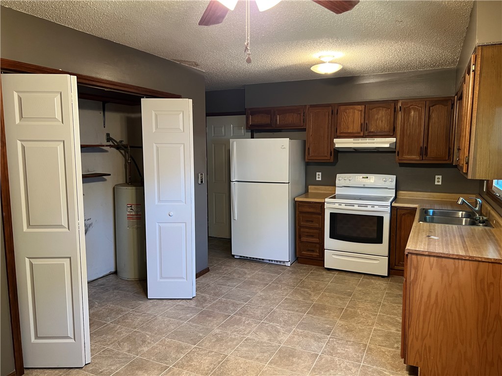 1306 East Chestnut Street Olney, IL 62450 - Photo 3 of 16
