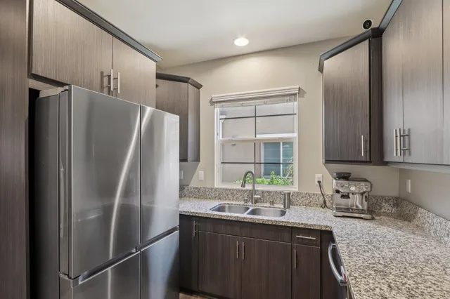 $455,000 | 414 Via De La Paz, Palm Desert, CA 92211