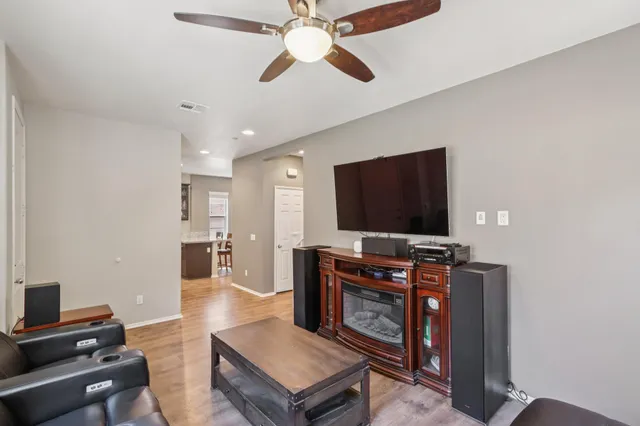 $455,000 | 414 Via De La Paz, Palm Desert, CA 92211