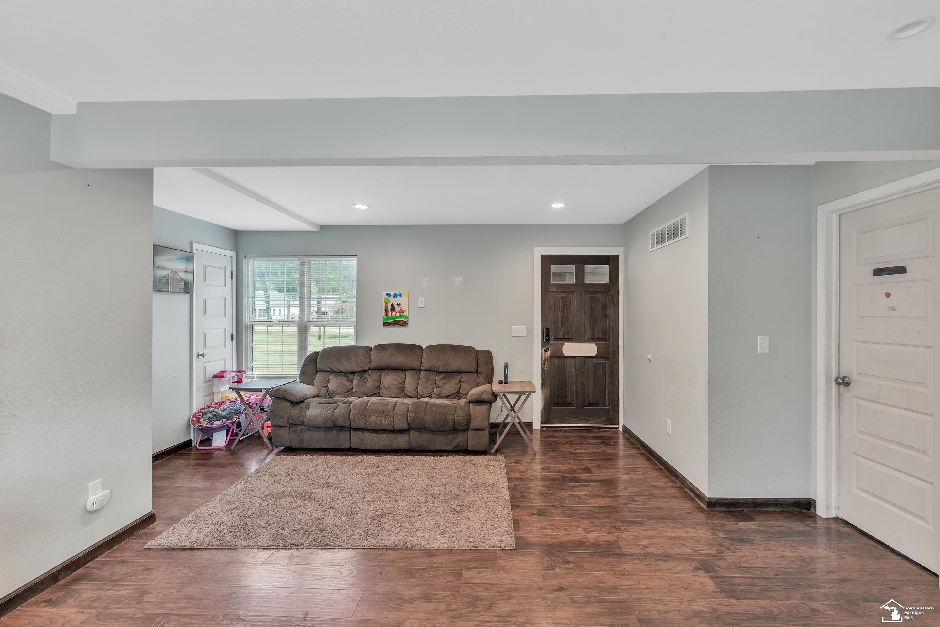 9391 Summerfield Road Temperance, MI 48182 - Photo 8 of 45 50083607-7.JPG