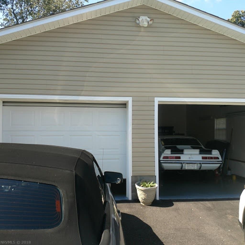 4421 Surrey Road Pulaski, VA 24301 - Photo 6 of 39 Gallery Image 6