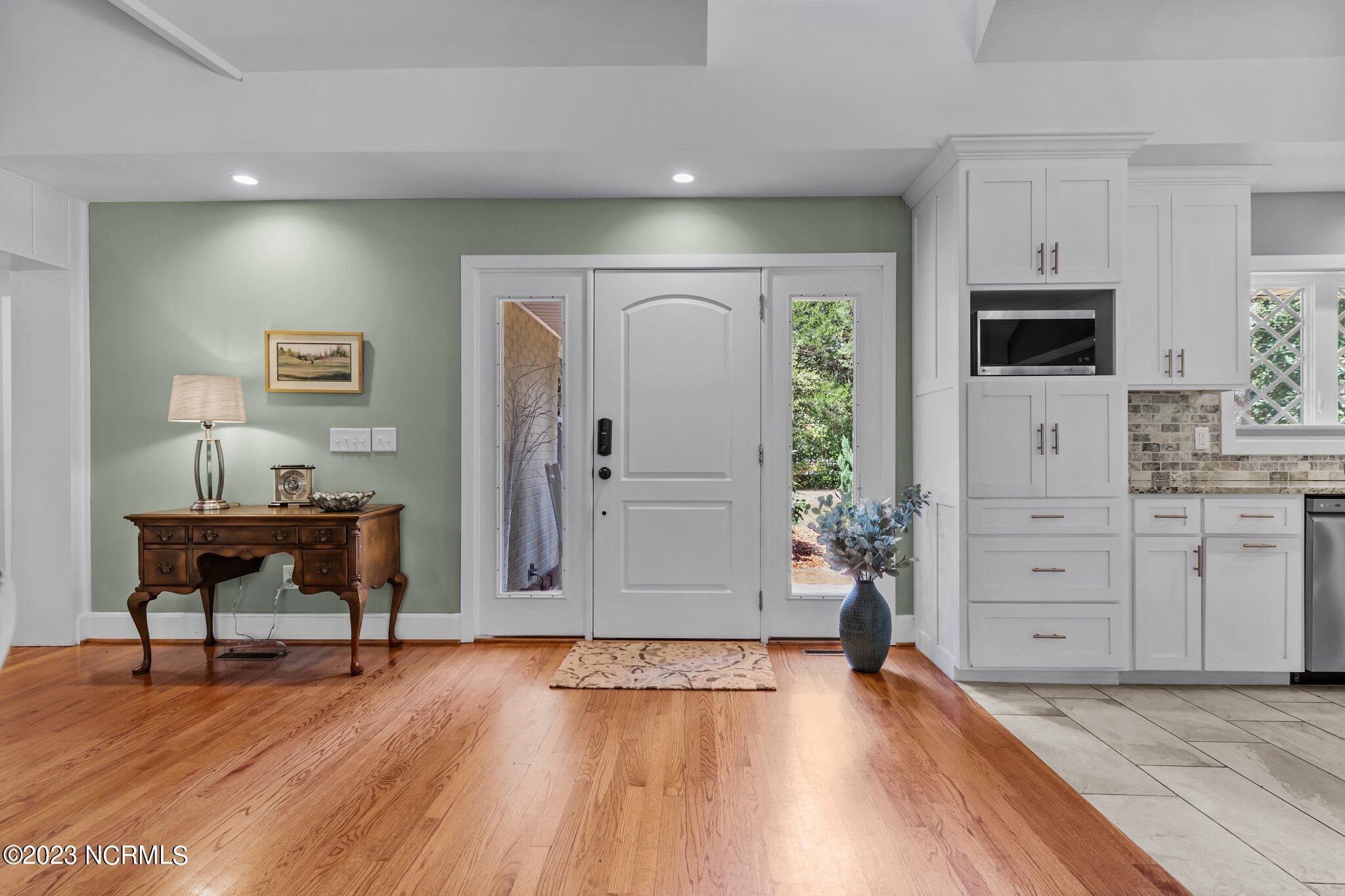 85 Shaw Road Southwest Pinehurst, NC 28374 - Photo 4 of 38 Entry
