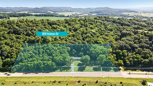 $599,900 | 809 Holmen Drive North, Holmen, WI 54636