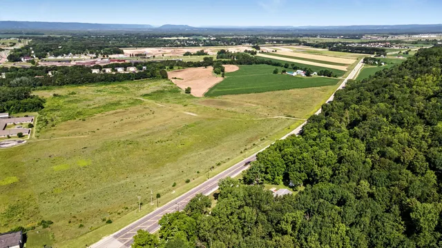 $599,900 | 809 Holmen Drive North, Holmen, WI 54636