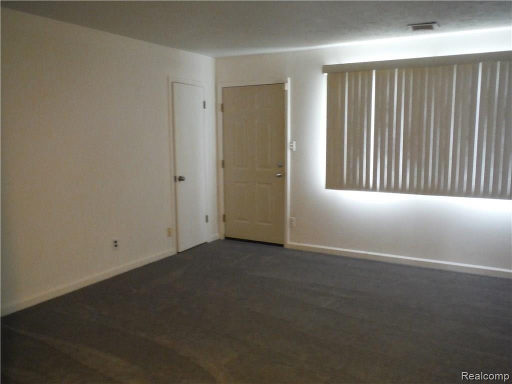 39059 Superior Street Romulus, MI 48174 - Photo 17 of 38 DSCF8311 (1).JPG