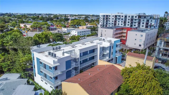 $1,550 | 1620 Northwest 18th Street, Unit 303, Miami, FL 33125