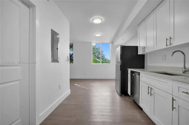 $1,550 | 1620 Northwest 18th Street, Unit 303, Miami, FL 33125