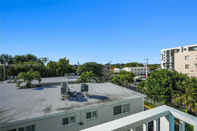 $1,550 | 1620 Northwest 18th Street, Unit 303, Miami, FL 33125