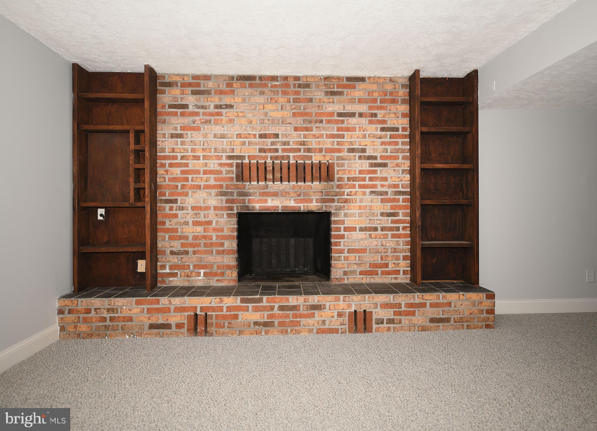 9003 Moonstone Road Baltimore, MD 21236 - Photo 26 of 44 Wood burning fire place!