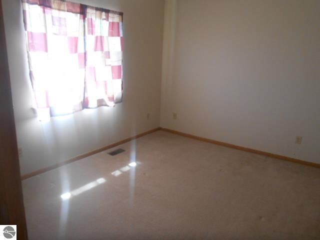 5549 East Pleasant Valley Road Shepherd, MI 48883 - Photo 4 of 22 1784287-3.JPG
