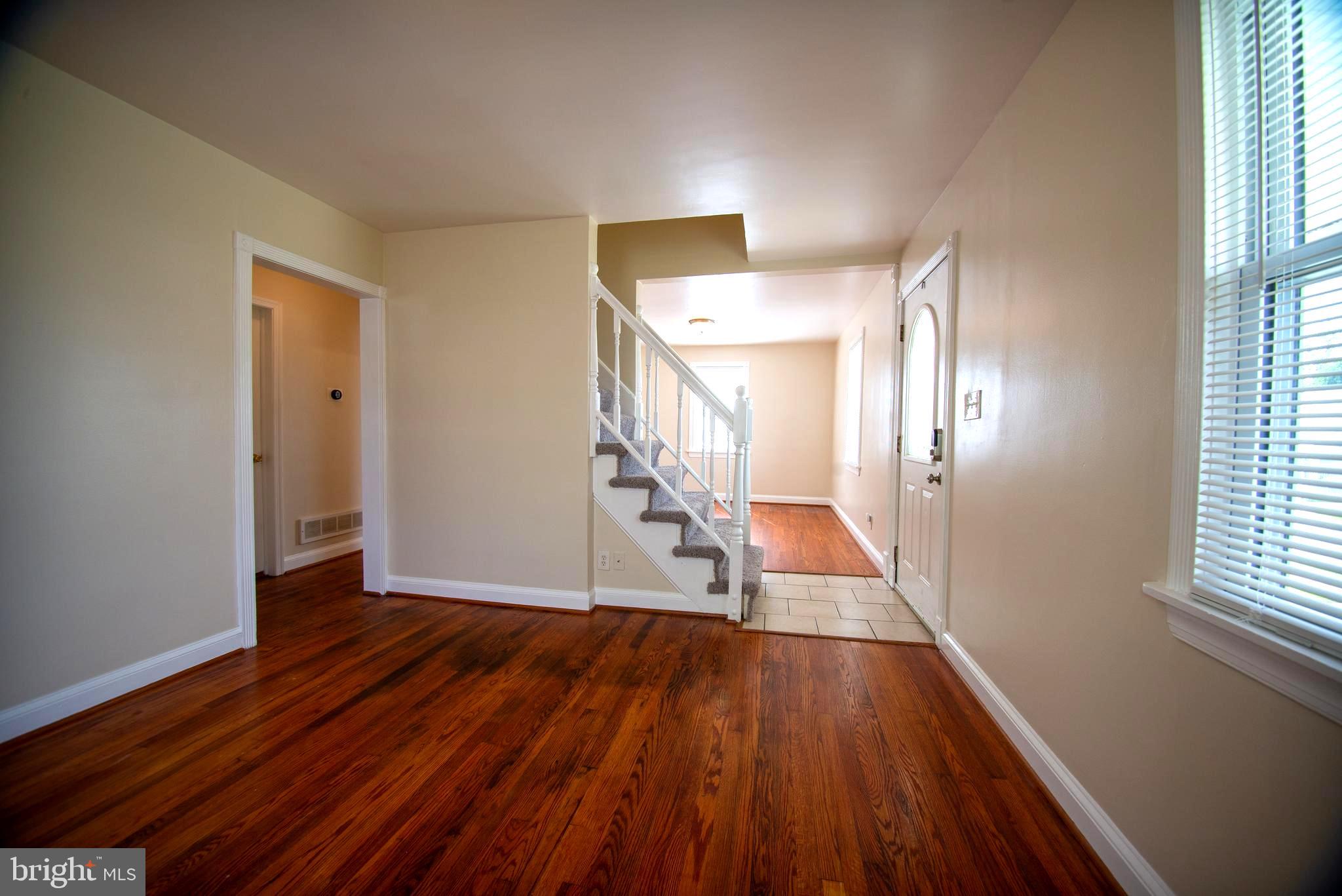 1523 Leslie Road Dundalk, MD 21222 - Photo 6 of 29 Living room