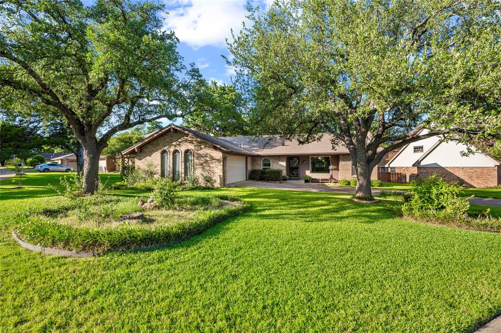 903 Middle Run Duncanville, TX 75137 - Photo 2 of 29