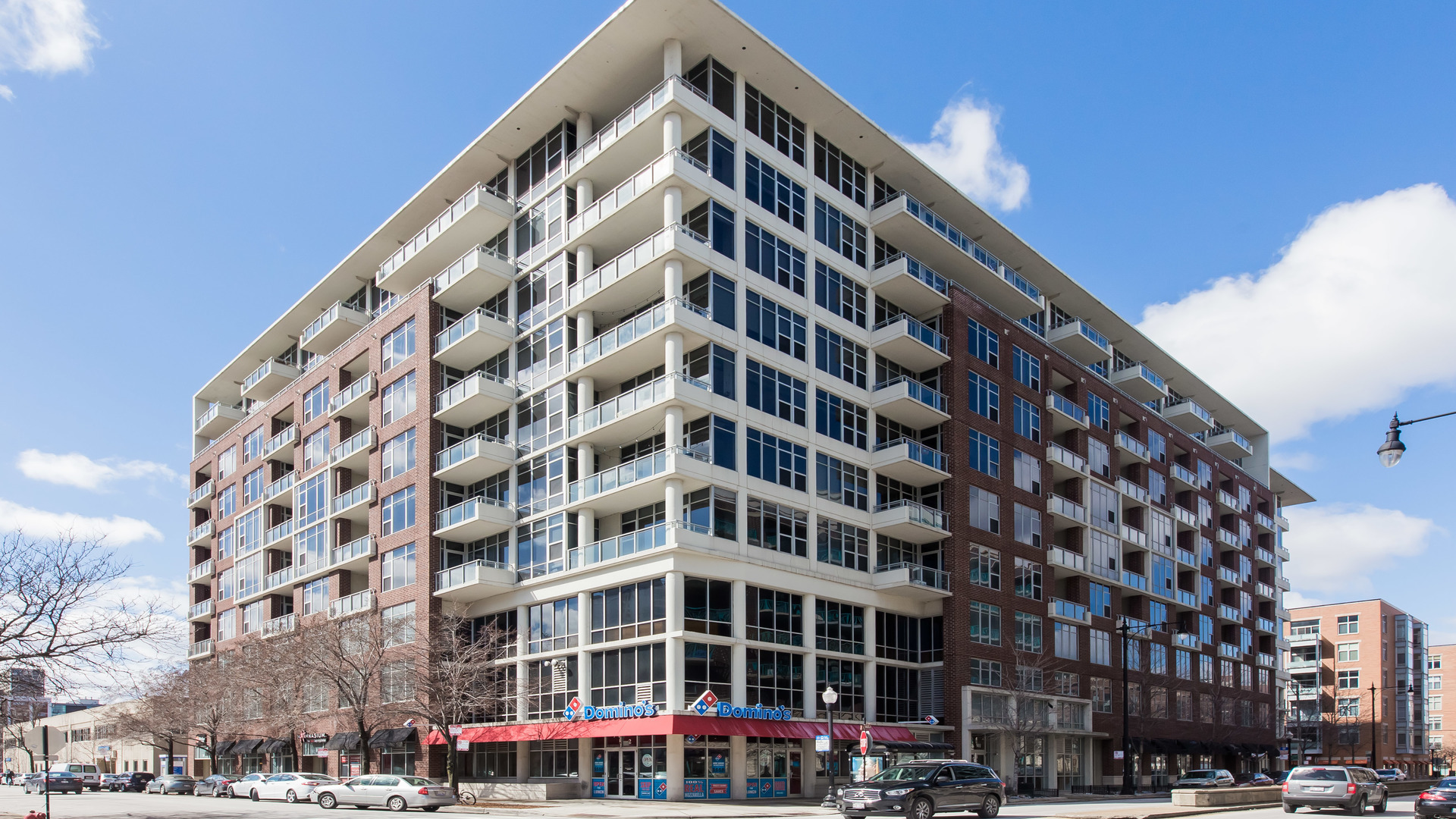 901 West Madison Street, Unit 609 Chicago, IL 60607 - Photo 1 of 22 a front view of a building