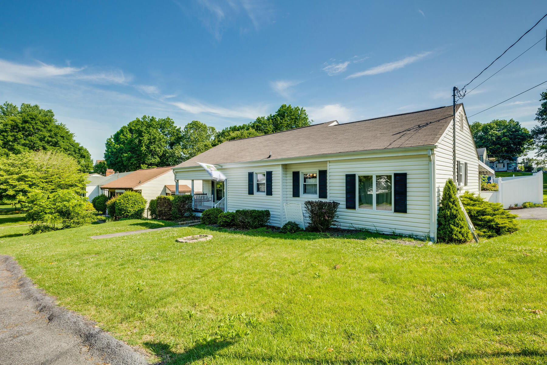 101 Queen Street Bristol, TN 37620 - Photo 2 of 38 002