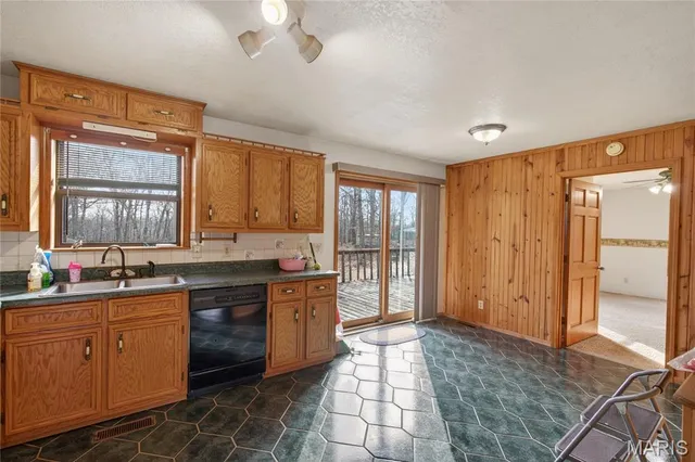 $299,500 | 8584 Hwy C, Poplar Bluff, MO 63901