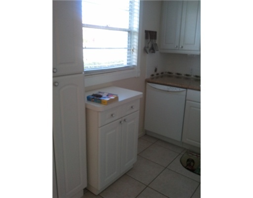 1 Brighton A, Unit 1 Boca Raton, FL 33434 - Photo 3 of 11 Additional Photo