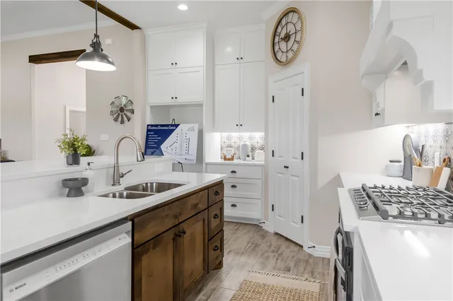 $489,900 | 3310 Hunters Crossing, Bryan, TX 77808