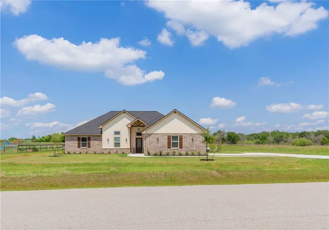 $489,900 | 3310 Hunters Crossing, Bryan, TX 77808