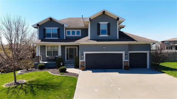 $575,000 | 1413 Southwest Whistle Drive, Lee's Summit, MO 64082