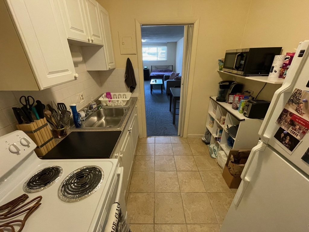 73 Charlesbank Road, Unit 101 Newton, MA 02458 - Photo 7 of 9