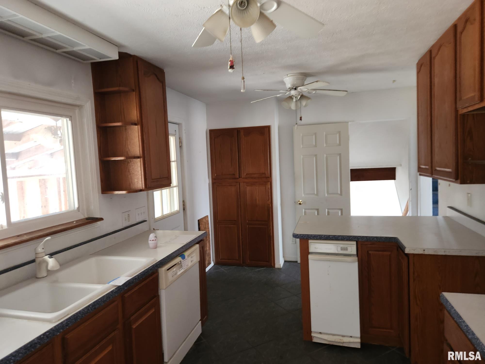 4 Sunset Drive Mount Vernon, IL 62864 - Photo 11 of 34