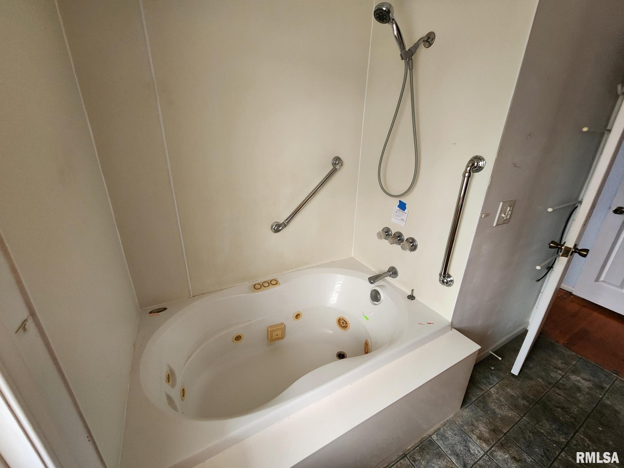 4 Sunset Drive Mount Vernon, IL 62864 - Photo 16 of 34