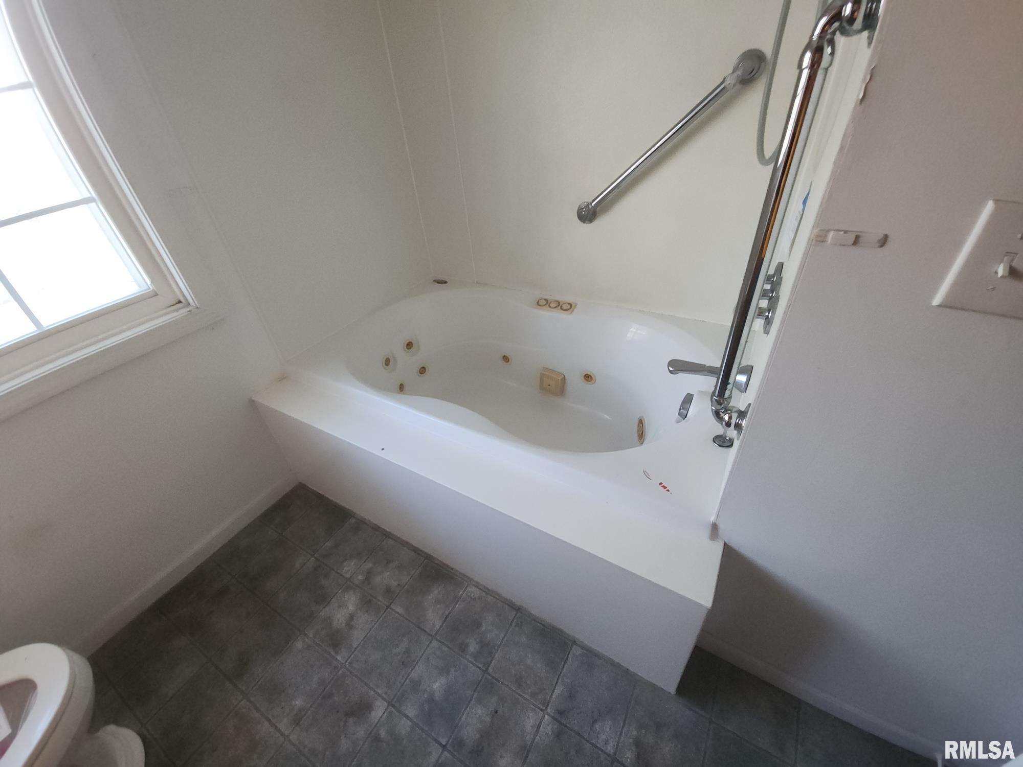 4 Sunset Drive Mount Vernon, IL 62864 - Photo 22 of 34