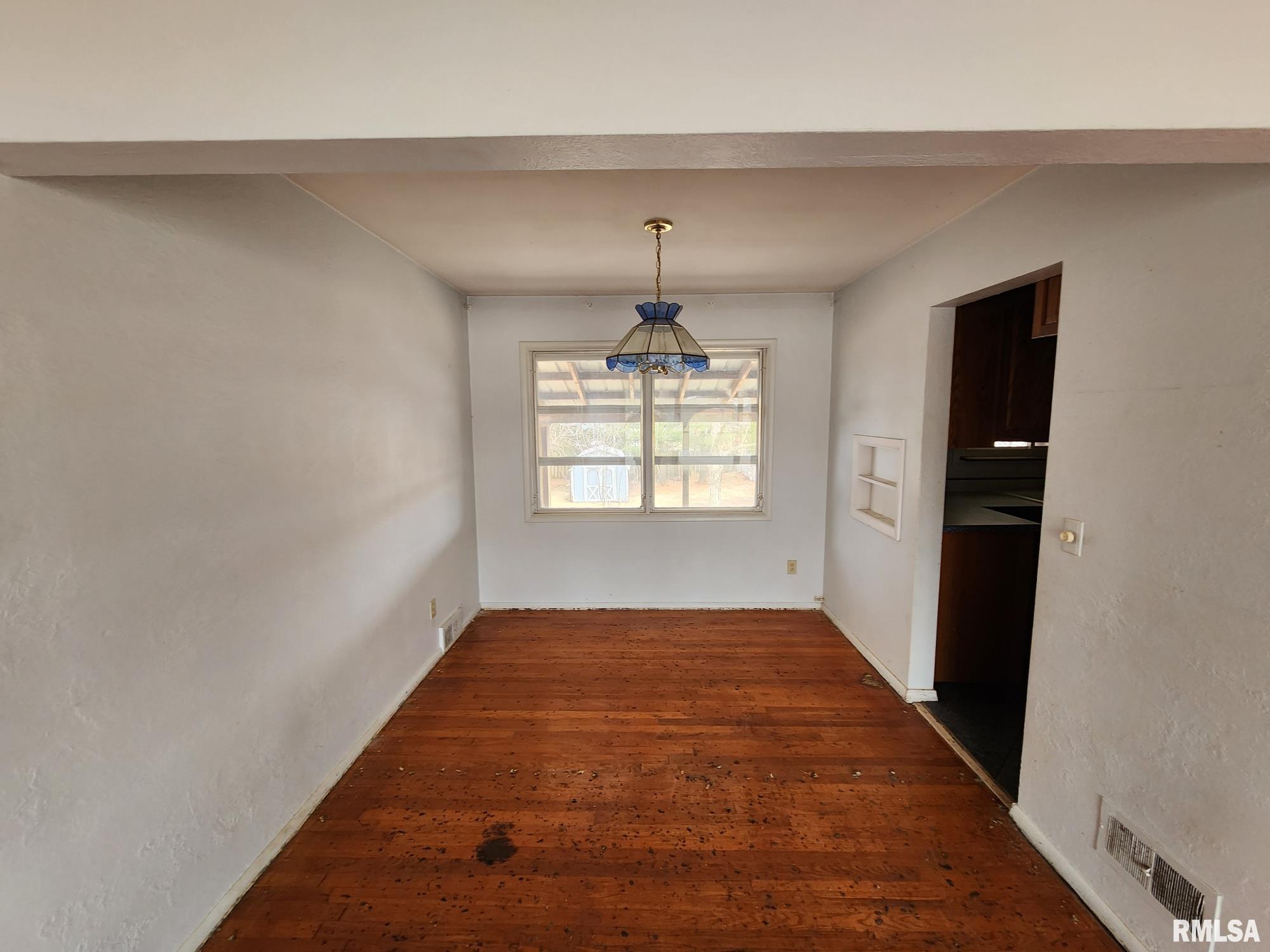 4 Sunset Drive Mount Vernon, IL 62864 - Photo 9 of 34