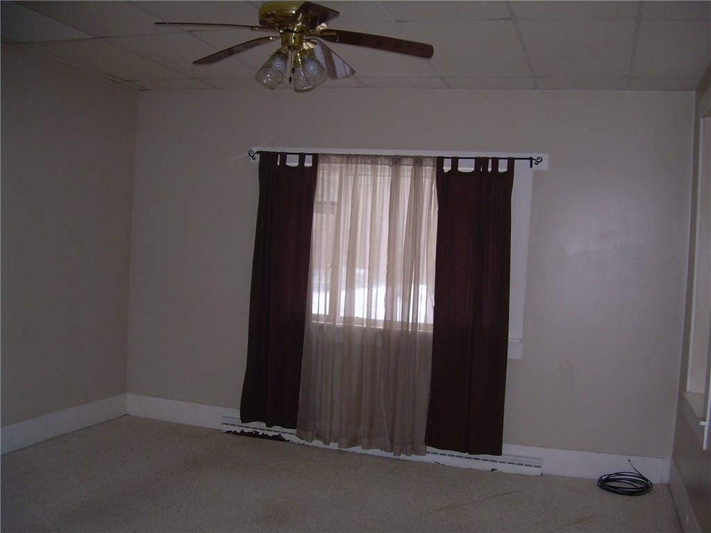2450 Eastbrook Road New Castle, PA 16105 - Photo 5 of 13 Living Room