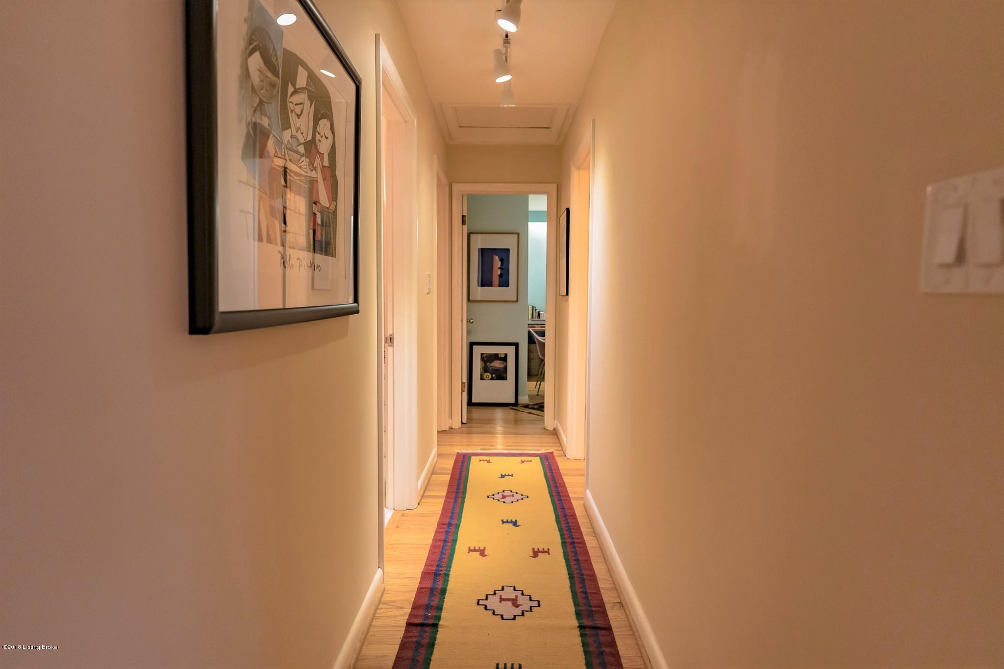 7205 Boxwood Road Louisville, KY 40222 - Photo 23 of 41 Hall 2