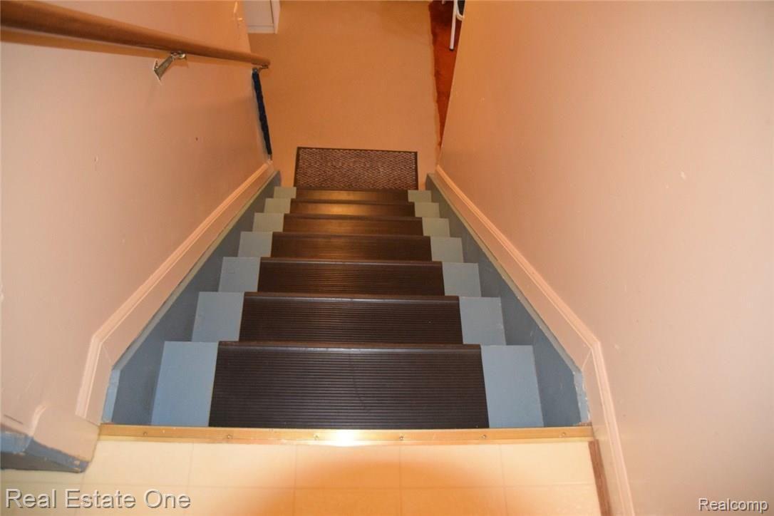 745 Lion Street Rochester, MI 48307 - Photo 61 of 80 staircase (1) (Large).JPG
