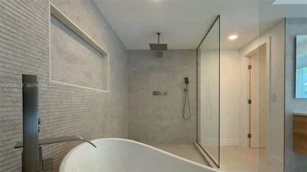 $35,000 | 1690 Daytonia Road, Miami Beach, FL 33141