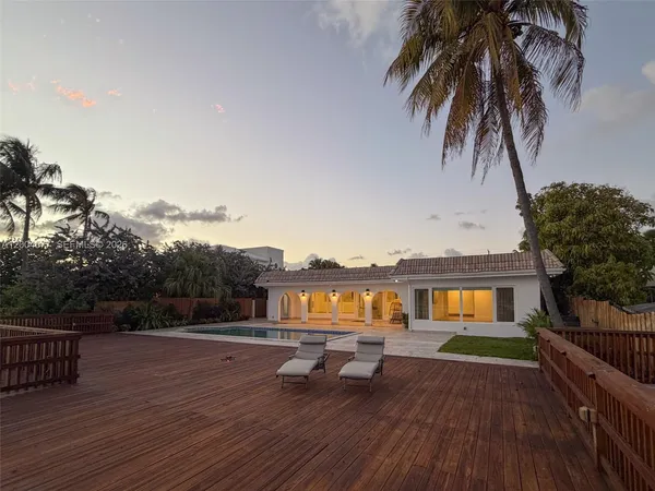 $35,000 | 1690 Daytonia Road, Miami Beach, FL 33141