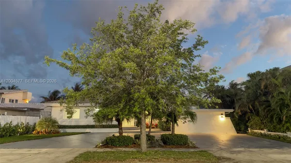 $35,000 | 1690 Daytonia Road, Miami Beach, FL 33141