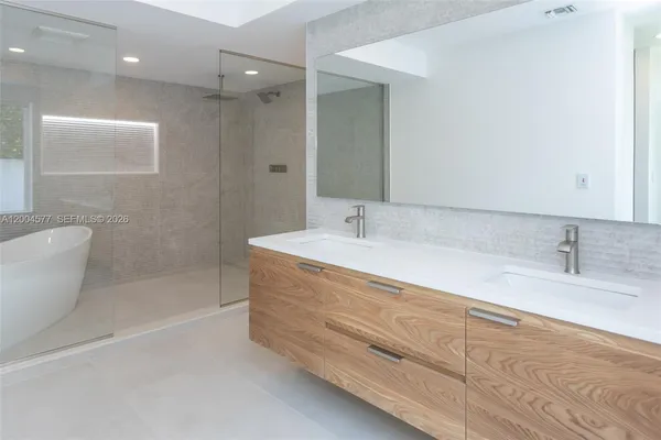 $35,000 | 1690 Daytonia Road, Miami Beach, FL 33141