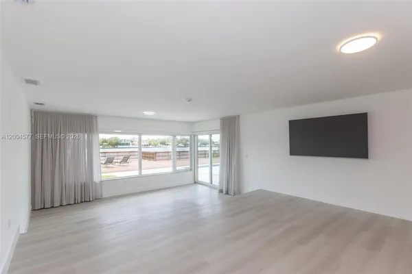 $35,000 | 1690 Daytonia Road, Miami Beach, FL 33141