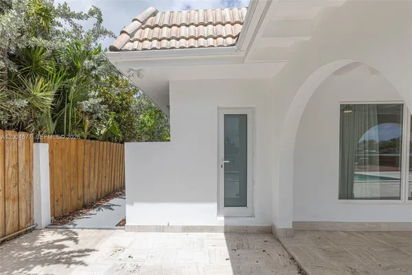 $35,000 | 1690 Daytonia Road, Miami Beach, FL 33141