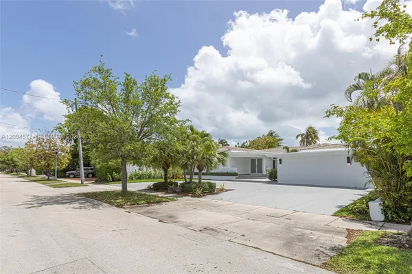 $35,000 | 1690 Daytonia Road, Miami Beach, FL 33141