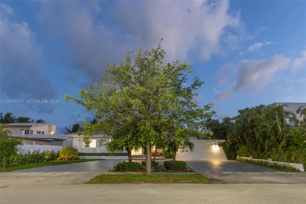 $35,000 | 1690 Daytonia Road, Miami Beach, FL 33141