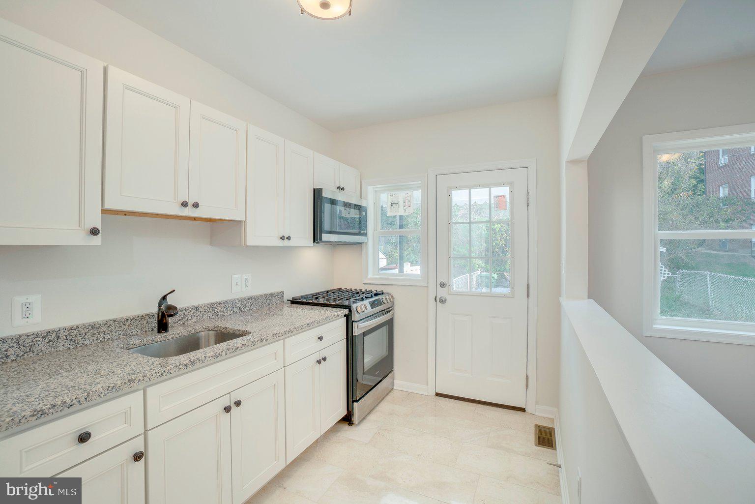 4283 Falls Road Baltimore, MD 21211 - Photo 7 of 22 Gallery Image 7