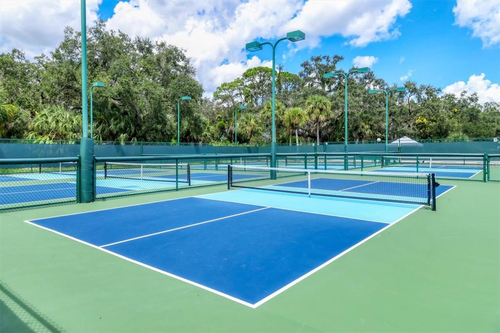 5058 Marsh Field Road, Unit 8 Sarasota, FL 34235 - Photo 70 of 73 a view of tennis court