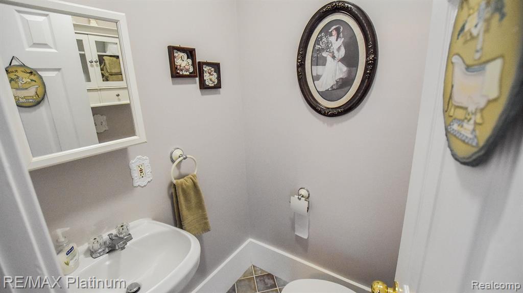 10346 Maple Road Hartland, MI 48353 - Photo 33 of 47