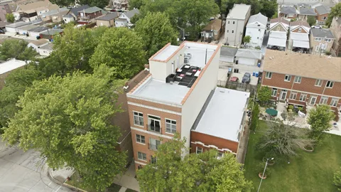 $400,000 | 832 West 36th Street, Unit 4, Chicago, IL 60609